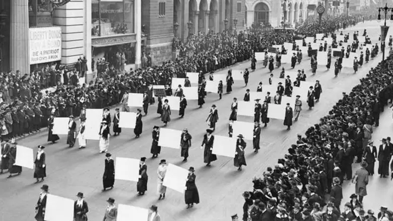 30000 mujeres marchan