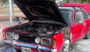 Auto incendiado