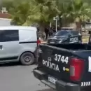 Iba a contramano con un utilitario robado, quiso escapar de la Polic�a y choc� a dos m�viles