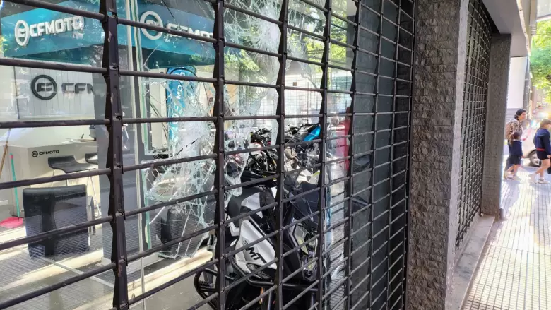 robo en un local de motos de calle Colón