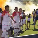 Alerta en Estudiantes: qu� pasar� con los jugadores sancionados por el "pasillo de espaldas"