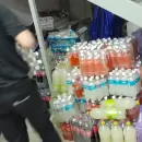 Guaymall�n sac� de circulaci�n m�s de mil botellas con bebidas vencidas