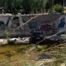 Fuerte accidente: un auto cay� a un zanj�n en Godoy Cruz