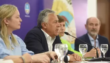 Cornejo present� una capacitaci�n para fortalecer la fiscalizaci�n del Estado