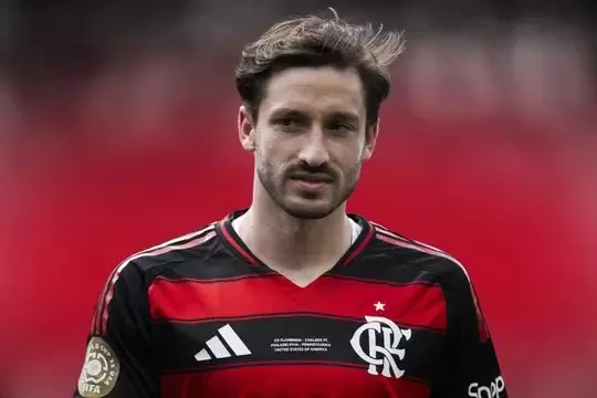 Mat�as Vi�a