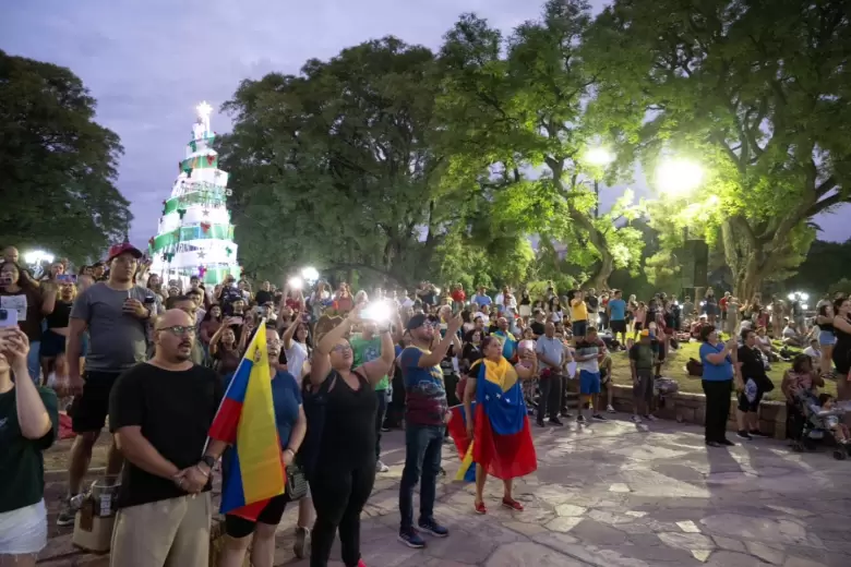 plaza independencia por venezuela