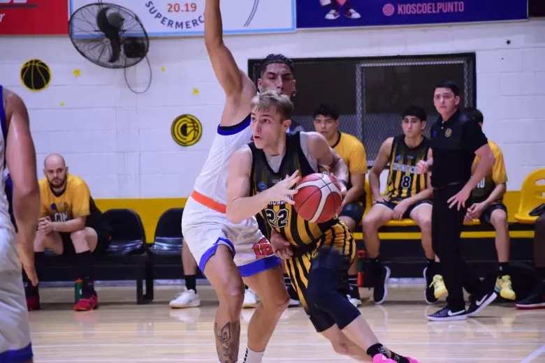RIVADAVIA B�SQUET