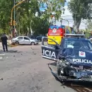 Impactante choque entre un m�vil policial y un veh�culo particular en una esquina Las Heras