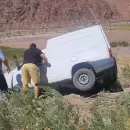 Se qued� dormido en Uspallata: volc� con su camioneta y casi cay� al barranco