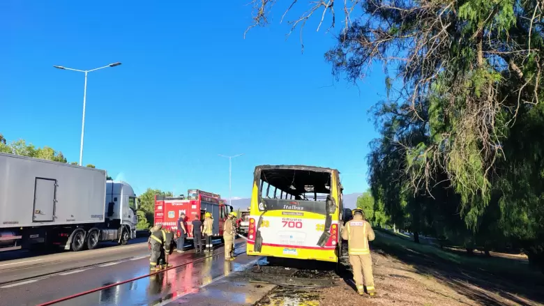 Incendio en Arenales y Acceso este