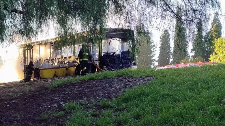 Incendio en Arenales y Acceso este