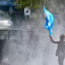 Fuerte enfrentamiento entre manifestantes y la Polic�a, en medio del debate por la reforma laboral