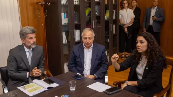 Ulpiano Suarez, intendente de Capital, junto al Procurador, Alejandro Gullé