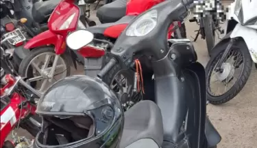 Motos