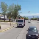 Un motociclista chocó de frente contra un auto en Maipú y quedó en grave estado