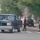 (Videos) Un auto se incendi� en plena calle en Guaymall�n y la conductora logr� salir con su hija