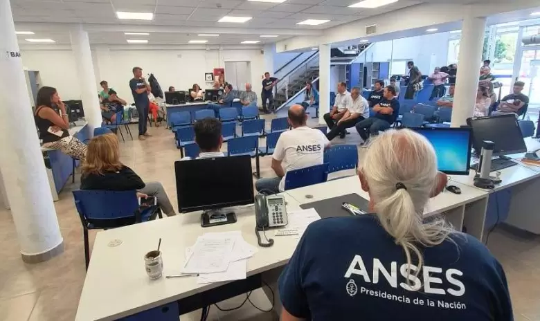TRABAJADORES ANSES