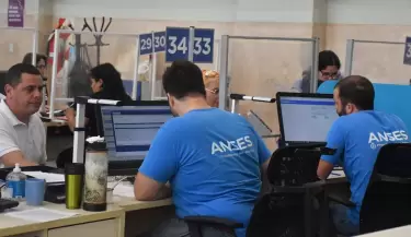TRABAJADORES ANSES