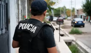 Polic�a