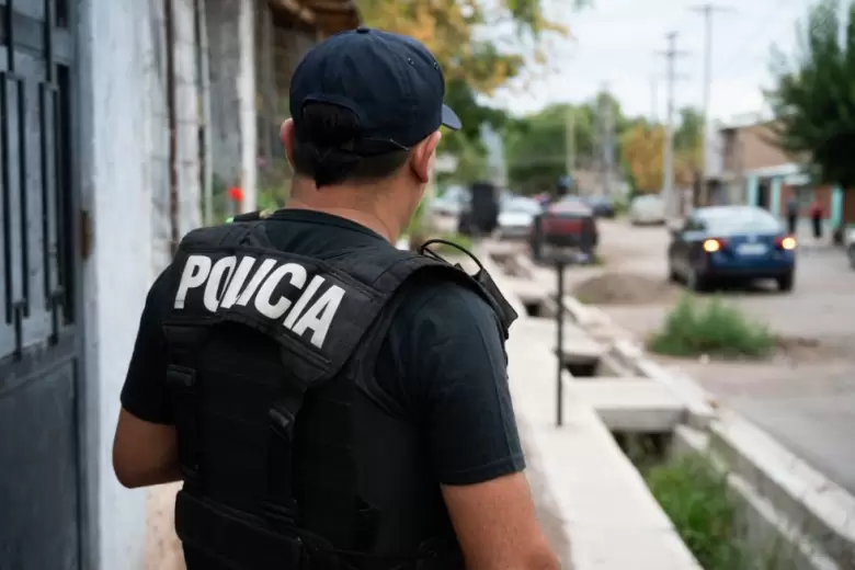Polic�a