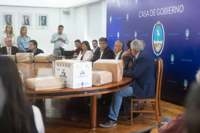 licitaci�n Doble V�a del Este