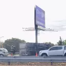 Volc� un cami�n en el Acceso Sur y hay congesti�n en el tr�nsito