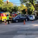 (Video) Violento choque en una transitada esquina de Capital: tres heridos y caos vehicular