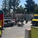 Impactante choque entre una moto y un auto en Las Heras: dos mujeres est�n graves