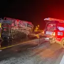 Accidente en la ruta 40: volc� un cami�n con una importante carga de uva en San Carlos