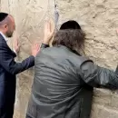 Javier Milei llegó a Israel y visitó el Muro de los Lamentos