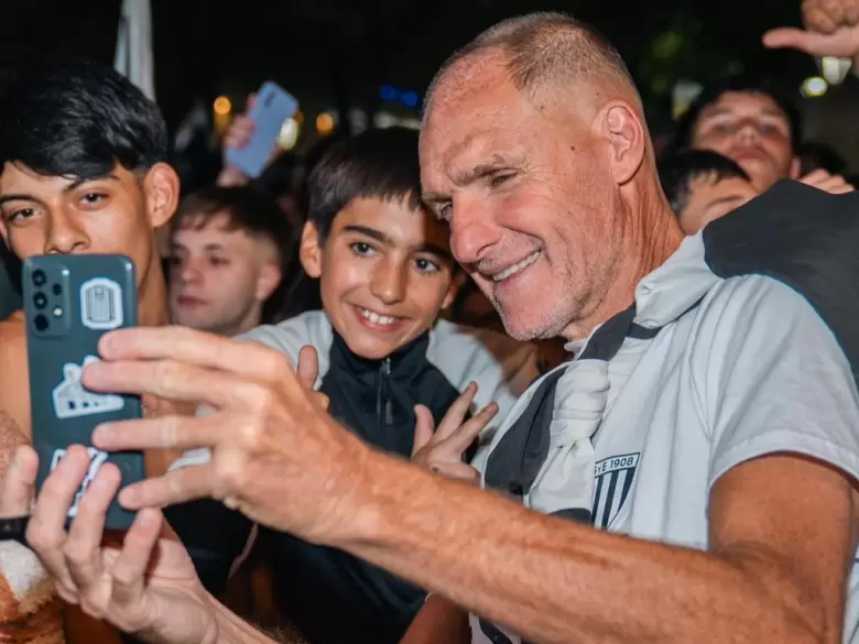 Banderazo Gimnasia y Esgrima