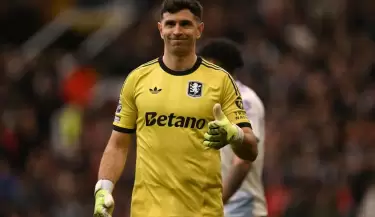 dibu martinez aston villa