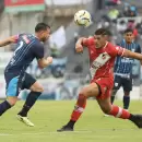 Con un jugador menos, Deportivo Maip� igual� con el l�der Gimnasia de Jujuy