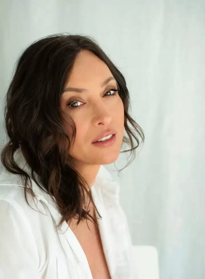 isha escribano