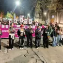 (Videos) Una multitud march� en Mendoza para repudiar la violencia de g�nero y los femicidios