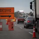 Cambiarán otra vez los desvíos en el Acceso Este para evitar largas demoras en Maipú