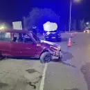 Un conductor alcoholizado provocó un fuerte choque en la rotonda del cóndor