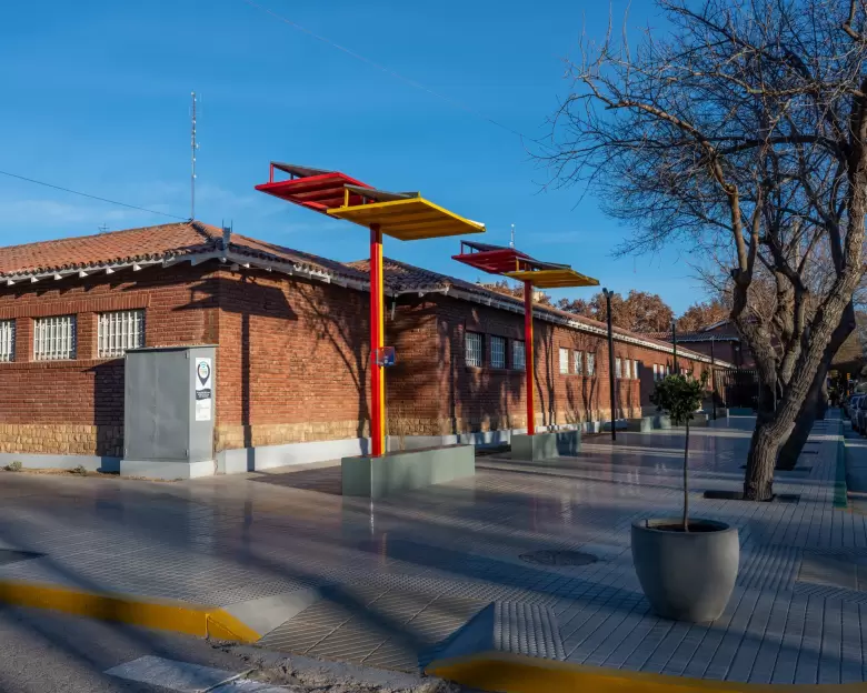 ESCUELA BERNARDINO RIVADAVIA