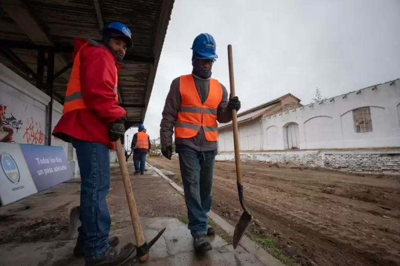 Tren de Cercan�as del Este (2)