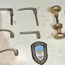Detuvieron en Las Heras a un hombre que llevaba tubos de cobre, picaportes y una sierra