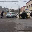 Impactante vuelco de un taxi en medio de un choque en San Rafael: seis heridos