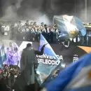 (Videos) Sin Messi, la Selección Argentina aterrizó en el país y fue recibida con honores