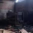 Voraz incendio afectó un taller de chapería y una carpintería en Las Heras