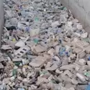 El impactante basural en un canal de Godoy Cruz: sacaron 150.000 kilos de residuos